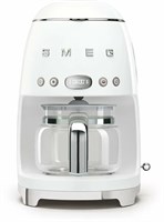 Капельная кофеварка Smeg DCF02WHEU, белый, стиль 50-х годов, 10 чашек, 1.4 л